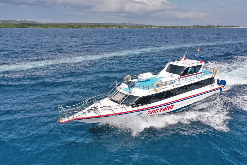 TANIS FAST BOAT